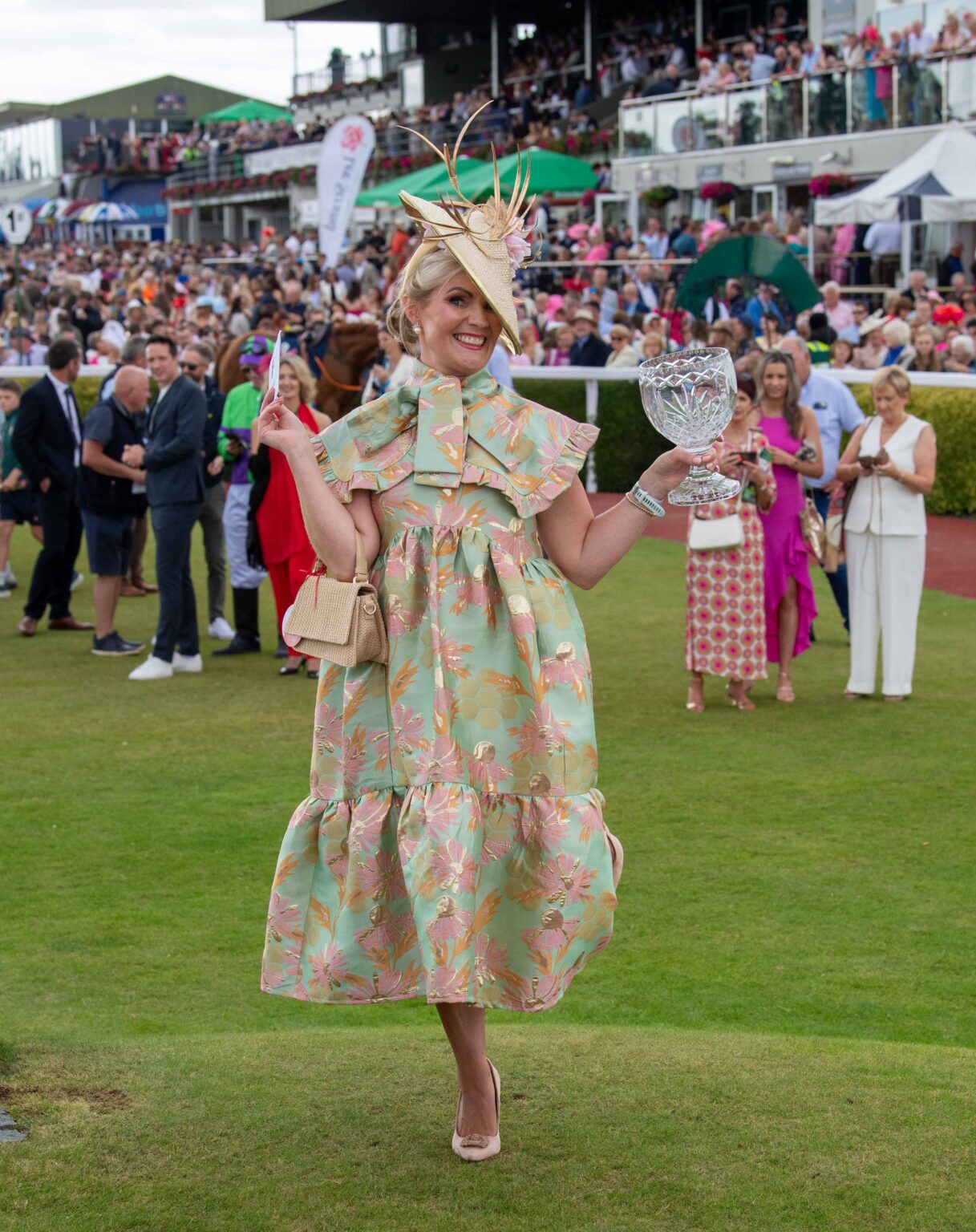 Killarney woman crowned best dressed at Races today - Killarney Advertiser